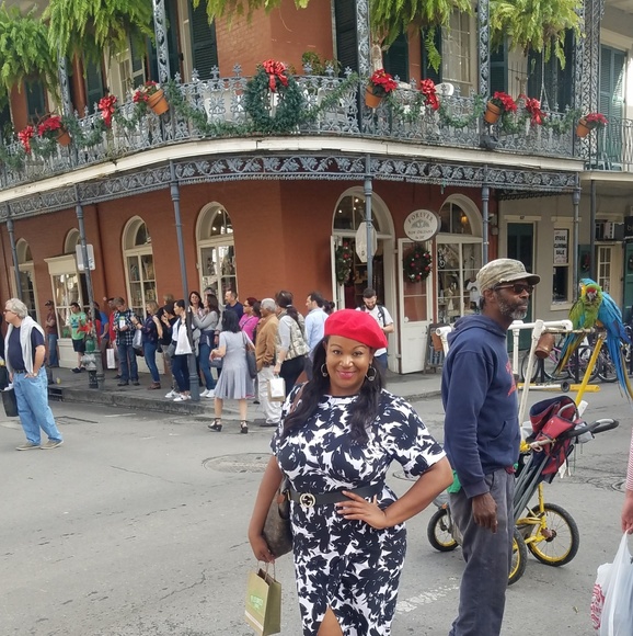 Meet your Posher, Jennifer - Picture 8 of 8